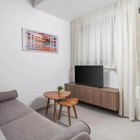 Apartman Awesome Apartment In Omisalj *