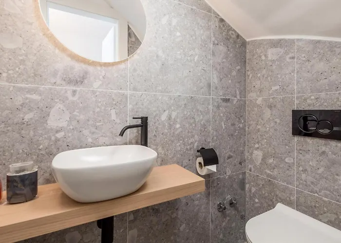 Awesome Apartment In Omisalj * Omišalj