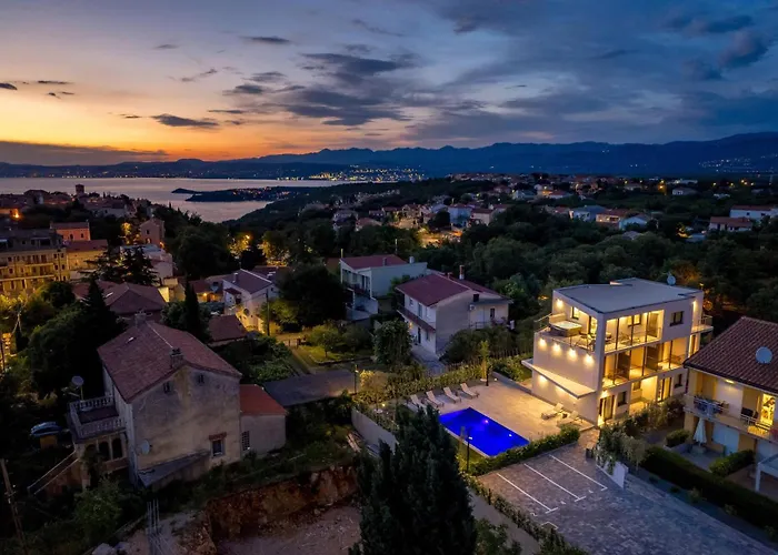 Awesome Apartment In Omisalj *