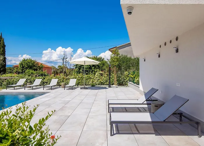 Awesome Apartment In Omisalj Omišalj