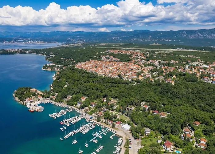 Apartamento Awesome Apartment In Omisalj *