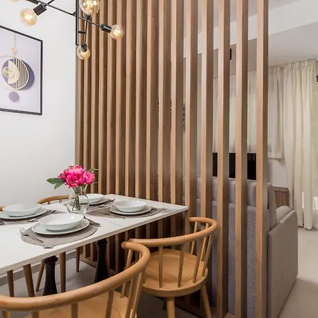 Daire Awesome Apartment In Omisalj