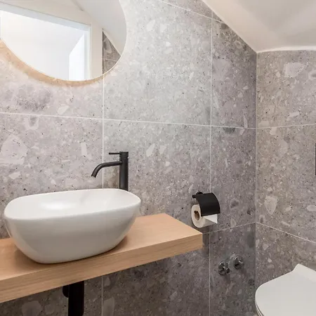 Gorgeous Apartment In Omisalj * Omišalj