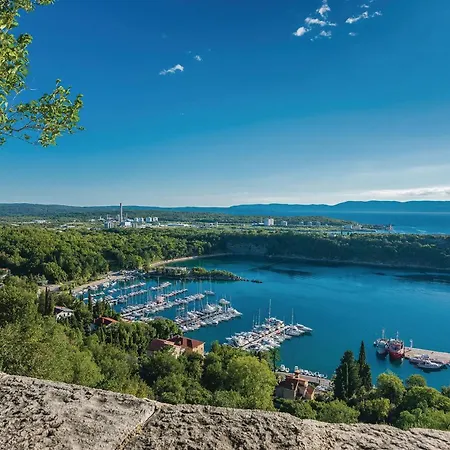 Awesome Apartment In Omisalj * Omišalj
