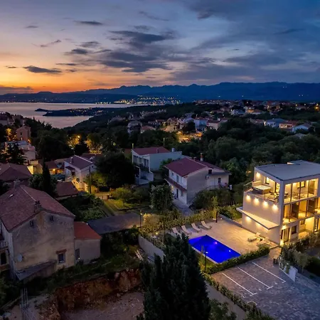 Awesome Apartment In Omisalj *