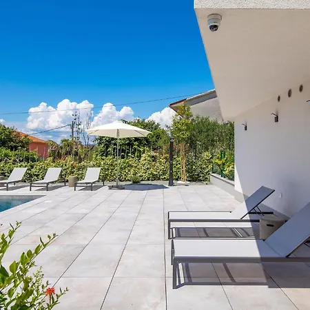 Awesome Apartment In Omisalj Omišalj