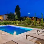 Apartamento Cozy Apartment In Omisalj